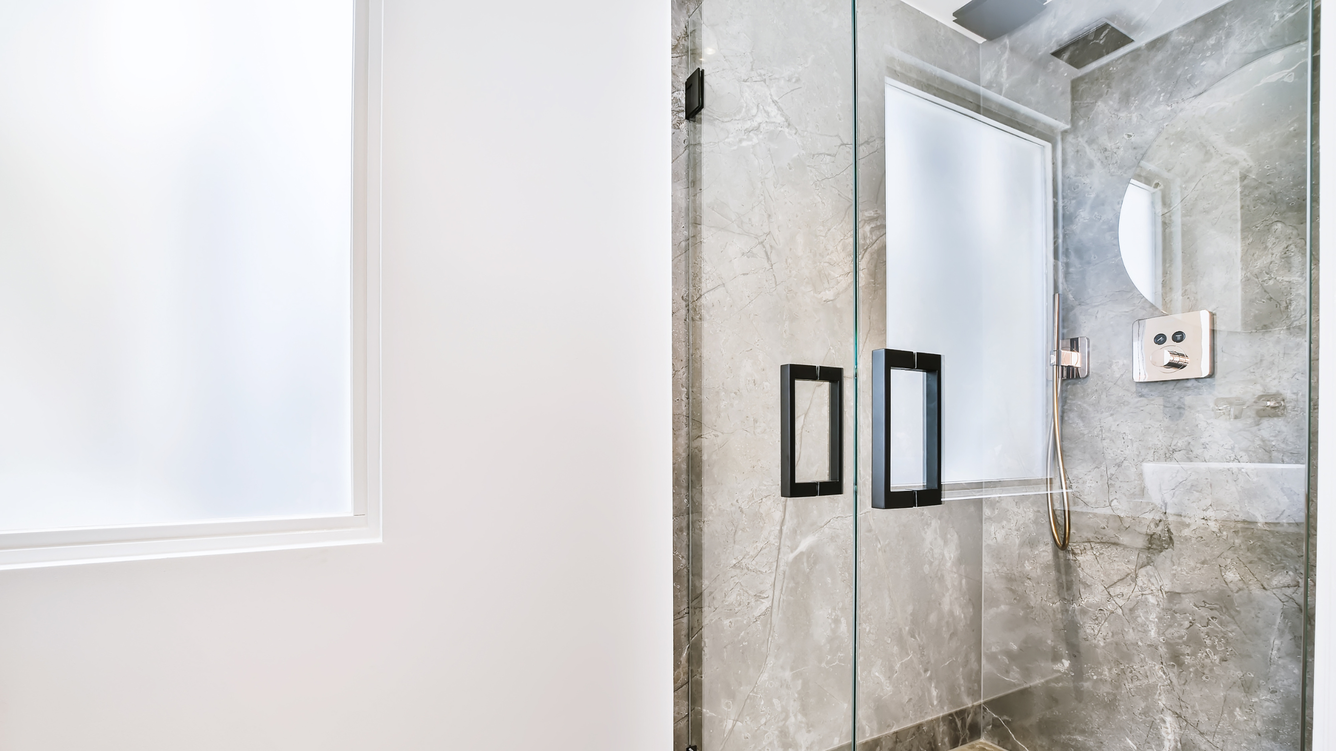 2025 Shower Glass Trends in Los Angeles